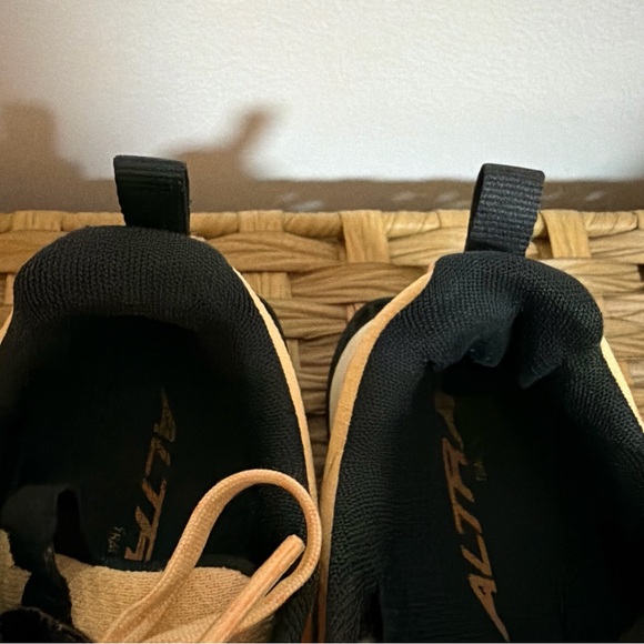 Altra Lone Peak 7 Women's Size 9 Trail Running Shoes Orange/Peach Color - Picture 12 of 13